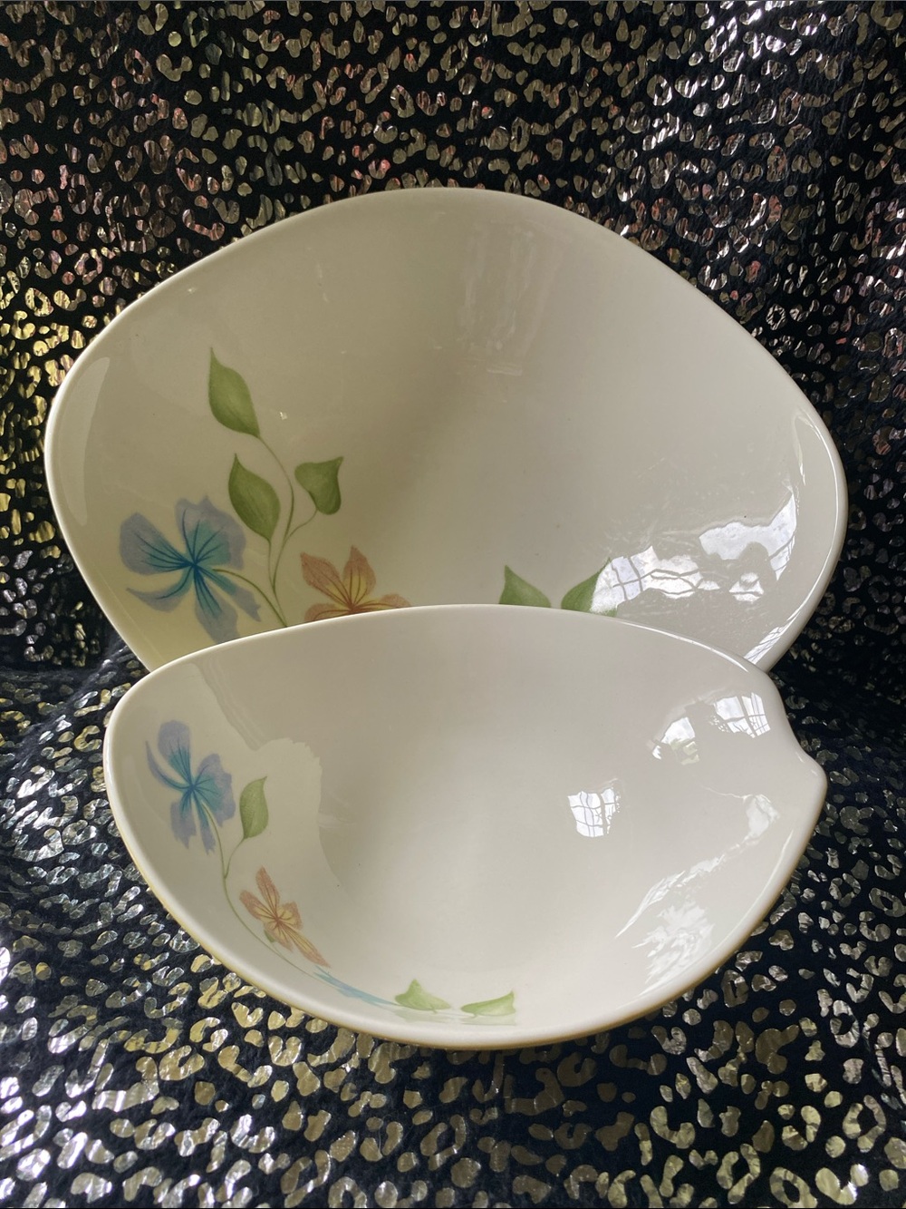 Sleepy Hollow Informal Iroquois China Serving Bowl and Gravy Boat - 2 pcs